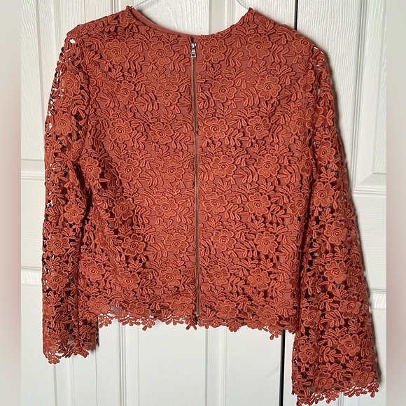 Alice + Olivia Lace Pattern Crew Neck Blouse - Picture 2 of 9